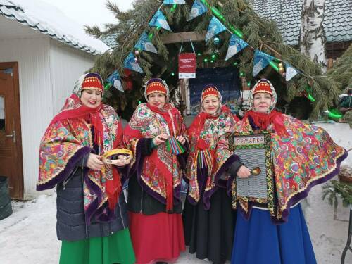 Ледовый городок, пряники и чай: в Раифском монастыре открыли фестиваль народных традиций