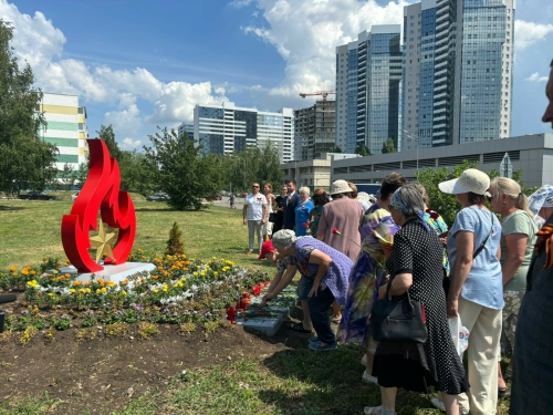 В Челнах при участии семей бойцов СВО открыли стелу «Звезда Победы»