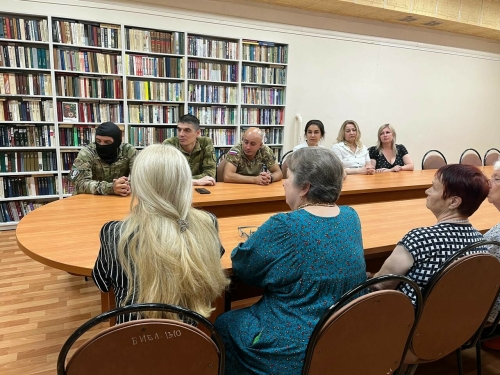 Вынужденные переселенцы с Донбасса встретились в Челнах с бойцами СВО