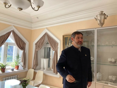 Коробченко показали здание Постпредства Татарстана в Свердловской области