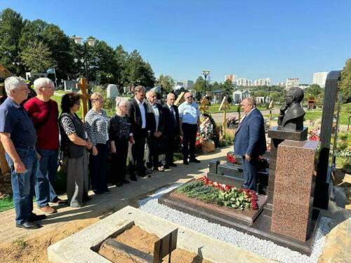 В Москве установили памятник первому гендиректору ПАО «КАМАЗ» Льву Васильеву