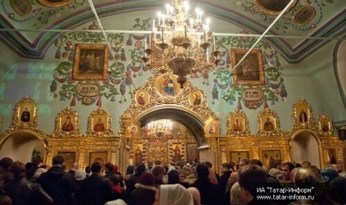 Празднование Пасхи в Петропавловском соборе