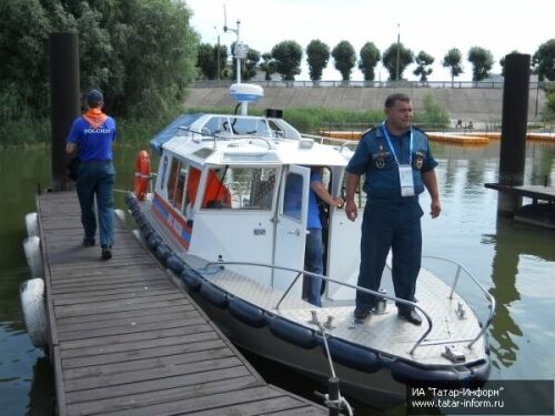 Показательное спасение утопающего на пляже Казани