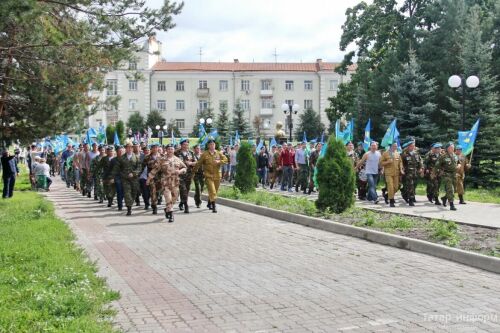 Десантники в Казани отмечают День ВДВ