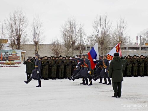 Церемония принятия присяги призывниками в Казанском высшем военном командном училище