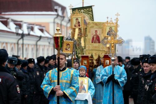 Крестный ход в праздник Казанской иконы Божией Матери в Казани