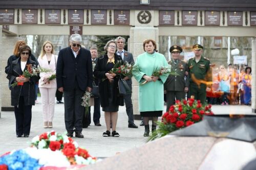 Возложение венков, в рамках Всемирных игр юных соотечественников	