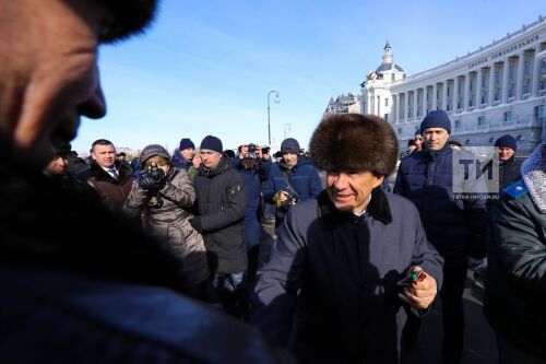 Вручение ключей от автомобилей специалистам Главного управления ветеринарии.