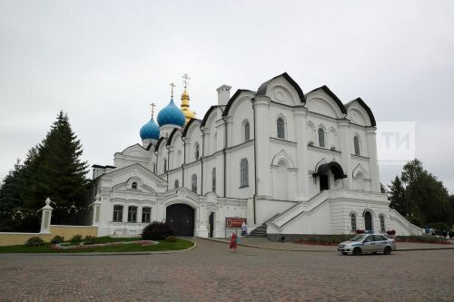 Торжественная литургия и крестный ход в честь обретения Казанской иконы Божией матери