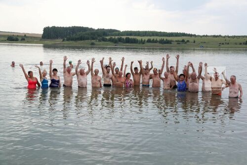 Традиционный заплыв татарских писателей “Файзуллинские плавания”. Арский район, 