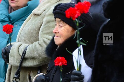 Церемония возложения цветов к памятнику Ф.И. Шаляпину