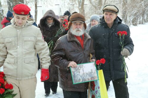 Возложение цветов в День полного освобождения Ленинграда от фашистской блокады