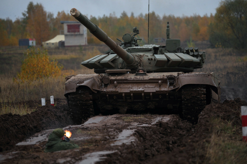 На полигоне Казанского танкового училища мобилизованные проходят боевое слаживание