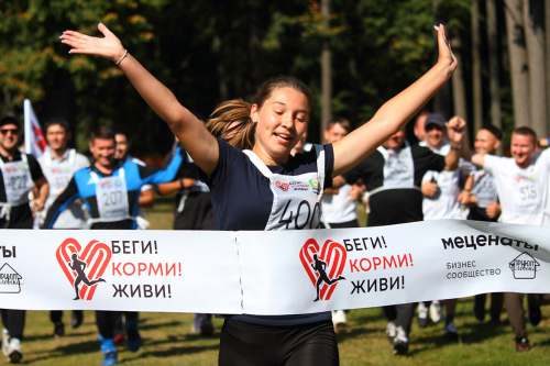 В Зеленодольске прошел благотворительный забег «Беги! Корми! Живи!»