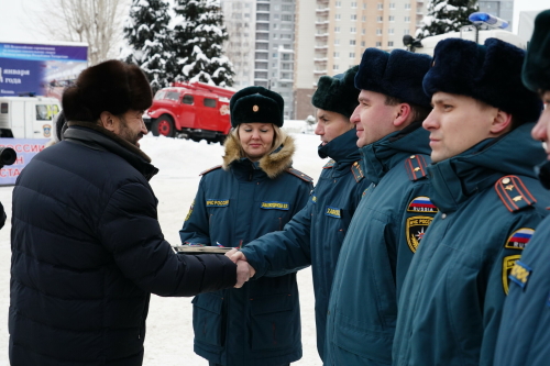 Алексей Песошин вручил новую технику и принял участие в открытии Всероссийских соревнований МЧС России