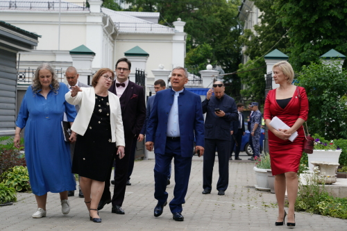 Рустам Минниханов встретился с активом русского национально-культурного объединения РТ