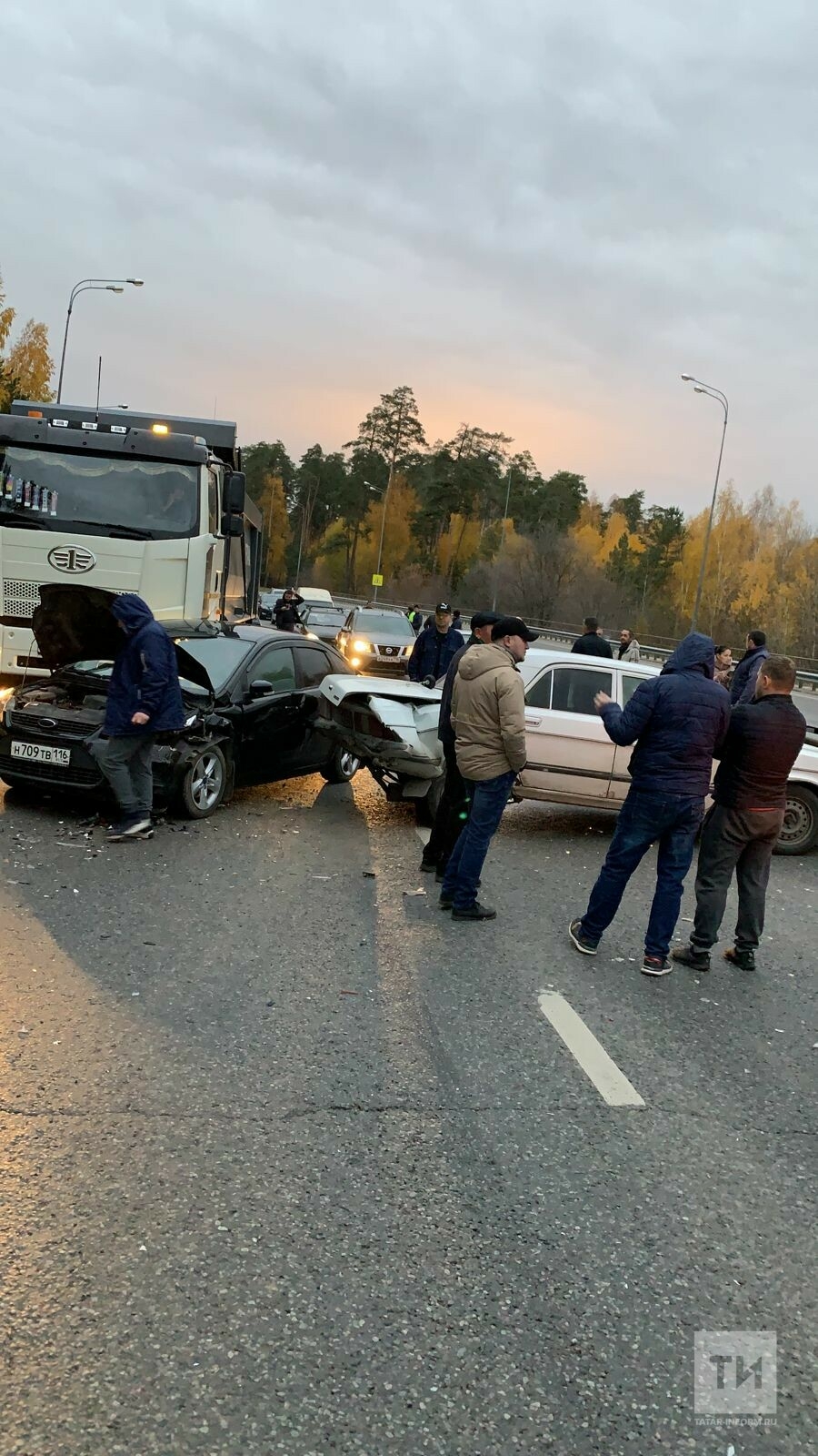 Из-за ДТП парализовано движение на Горьковском шоссе на въезде в Казань