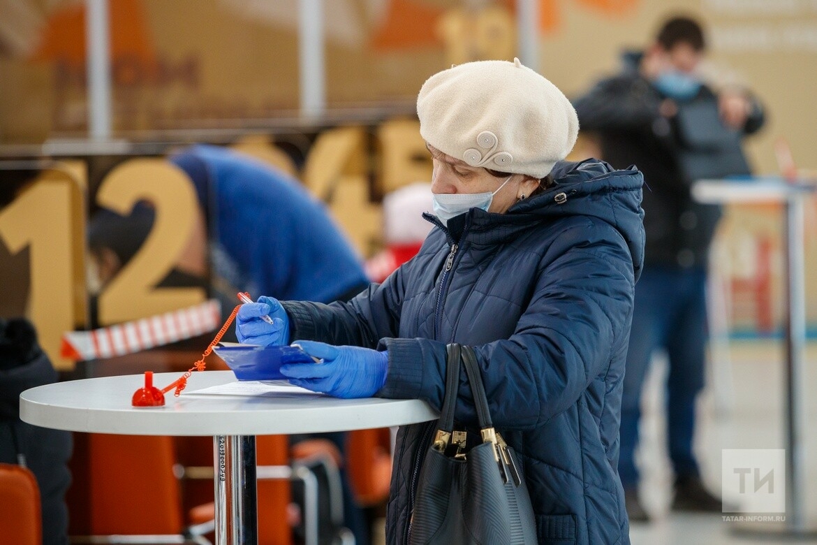 В каких случаях для получения QR-кода о прививке нужно обращаться в МФЦ, а  в каких –