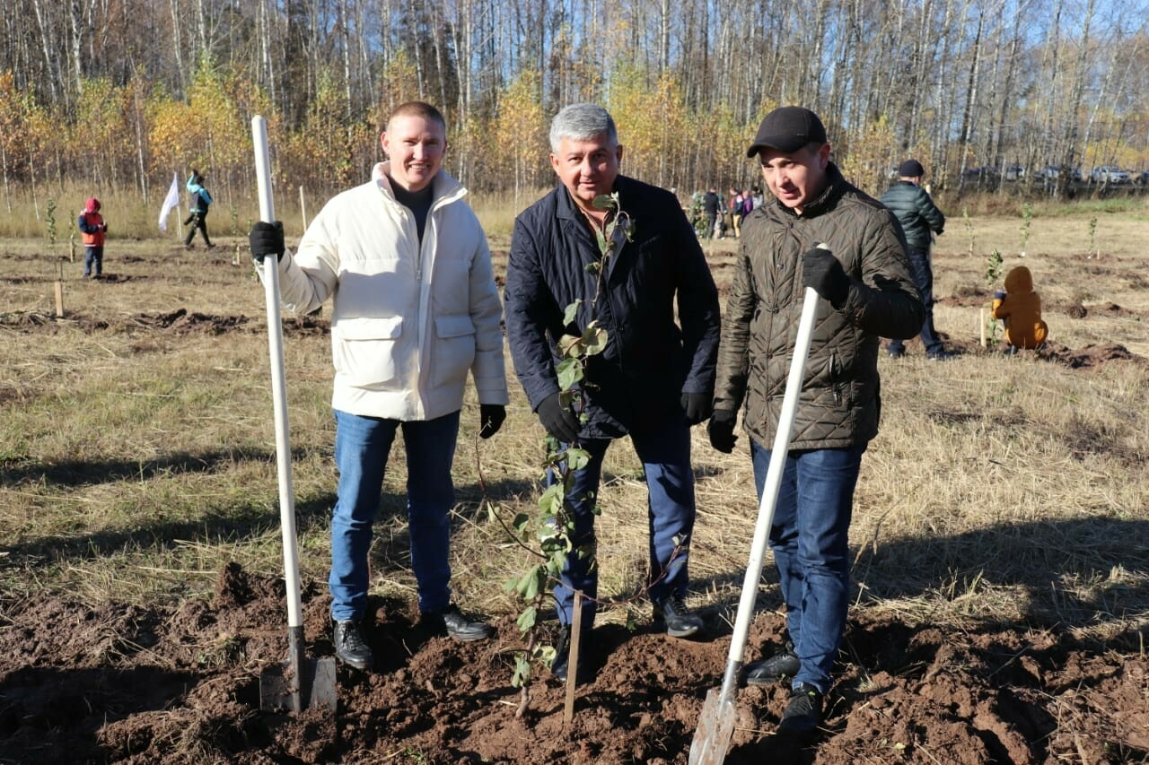 В Зеленодольском районе РТ высадили яблоневый «Саддоброты»