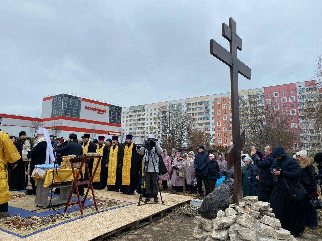 В Нижнекамске состоялась закладка стел под строительство мечети и церкви
