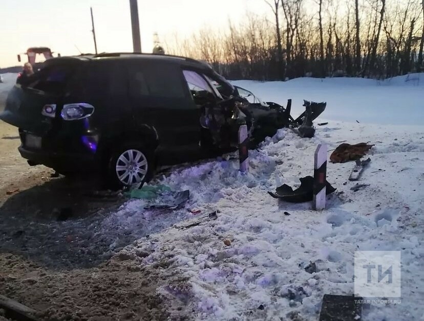 Поезд снес легковушку на переезде в Зеленодольском районе Татарстана