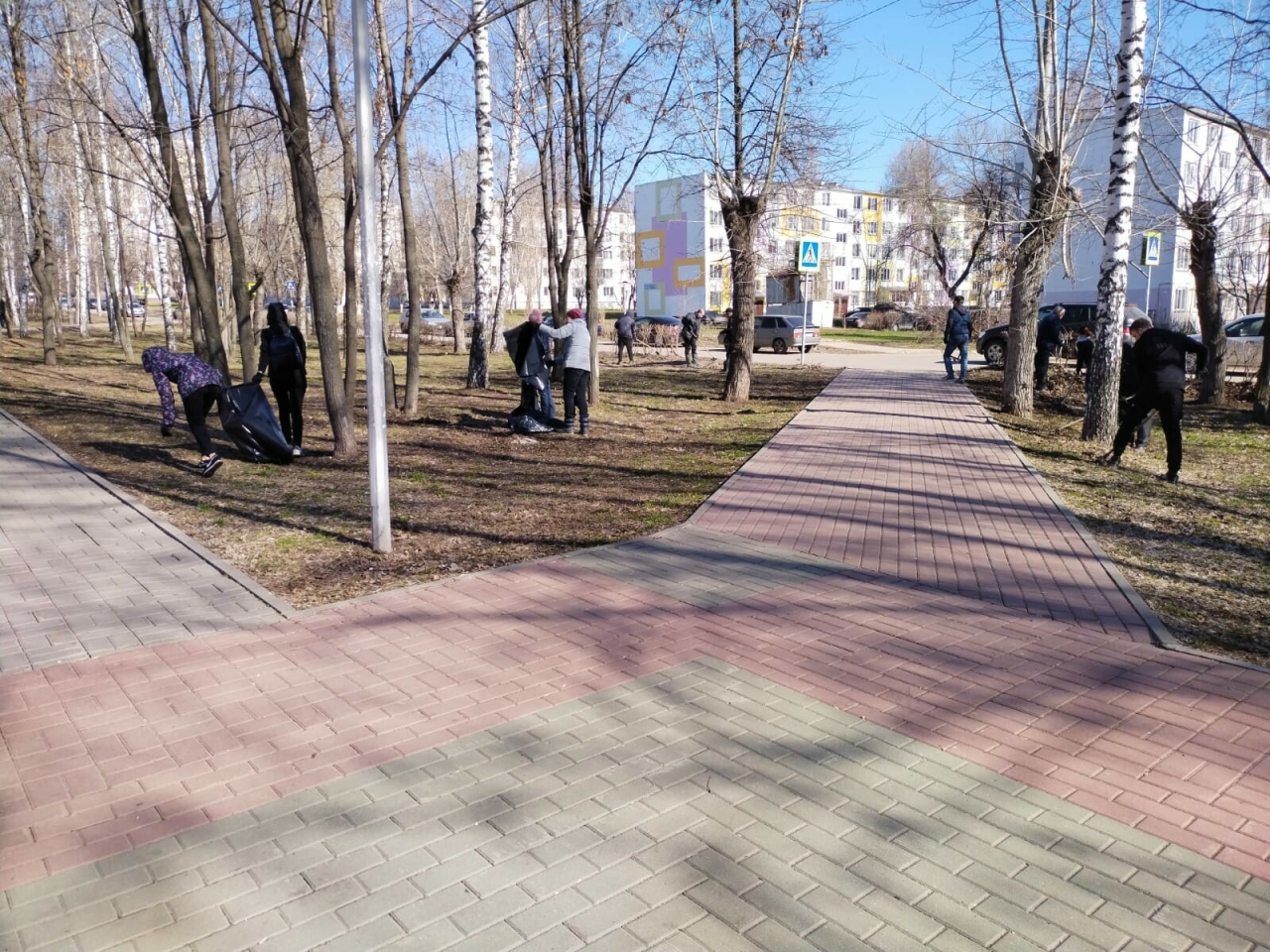 Привел город. Апрель в городе. Благоустройство территории Набережные Челны. Городской субботник Челны. Субботник в Набережных Челнах.