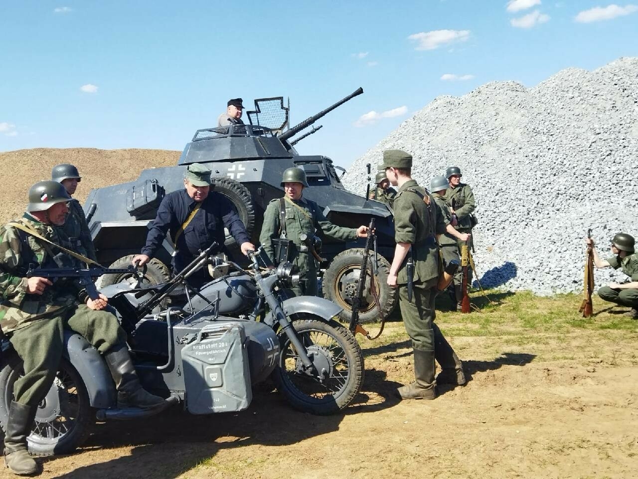 В Менделеевске впервые прошла военно-историческая реконструкция «Май 1945 года»