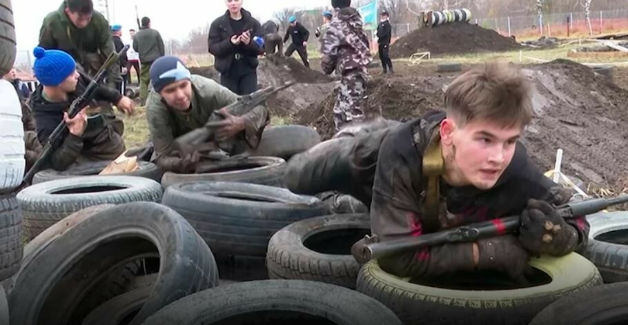 Студенты Татарстана и Удмуртии пробежали военно-патриотический марш-бросок