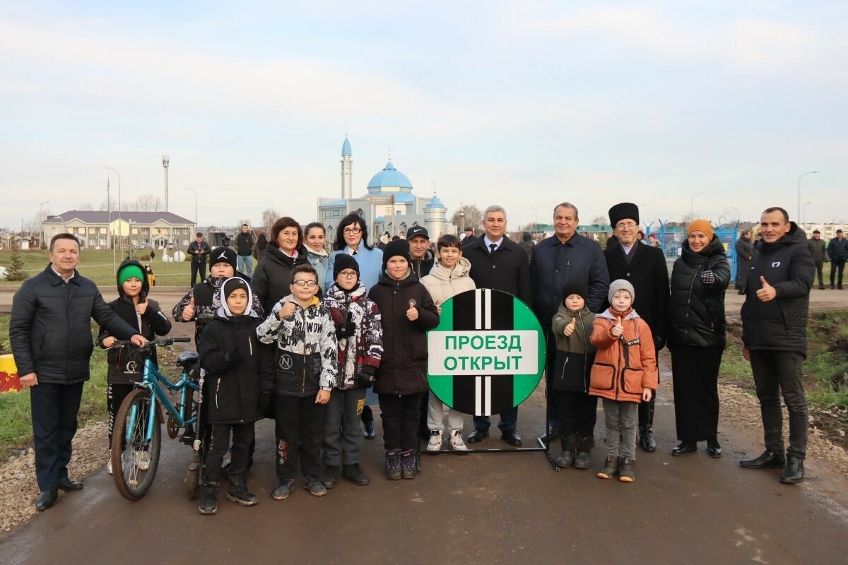 Единороссы проверили ход строительных работ в районах Татарстана