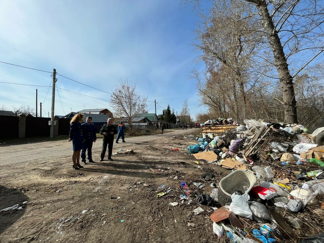 После проверки прокуратуры УК «ПЖКХ» дали неделю на уборку мусора в  поселках Казани