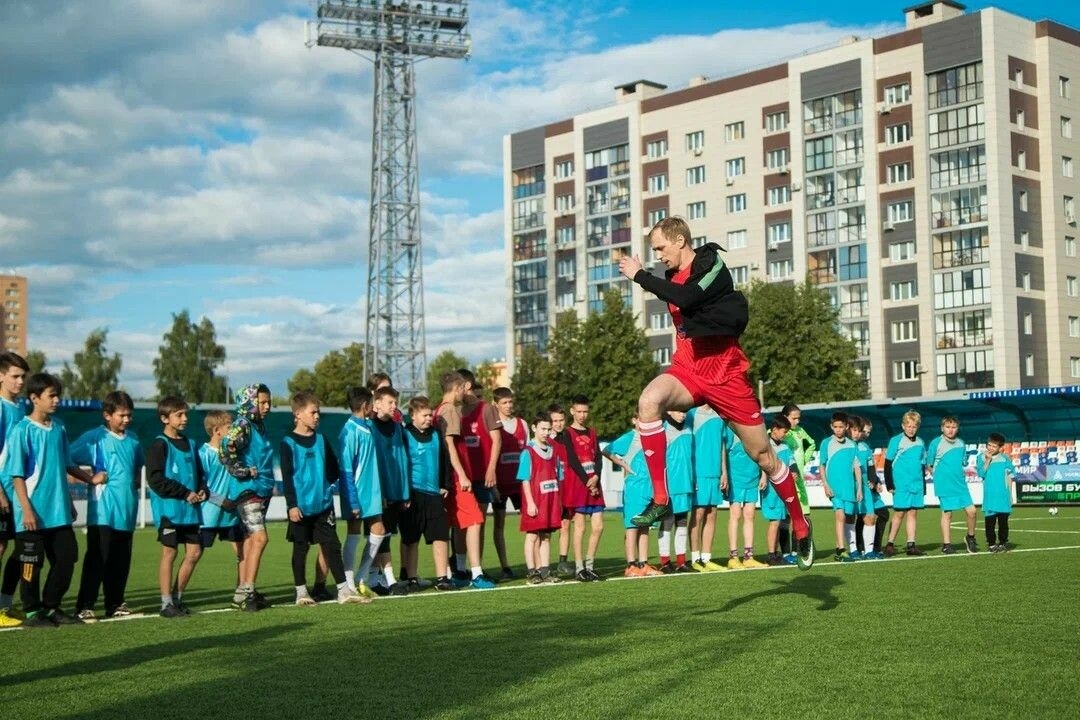 Нижнекамск 24 лицей новое футбольное поле уличное