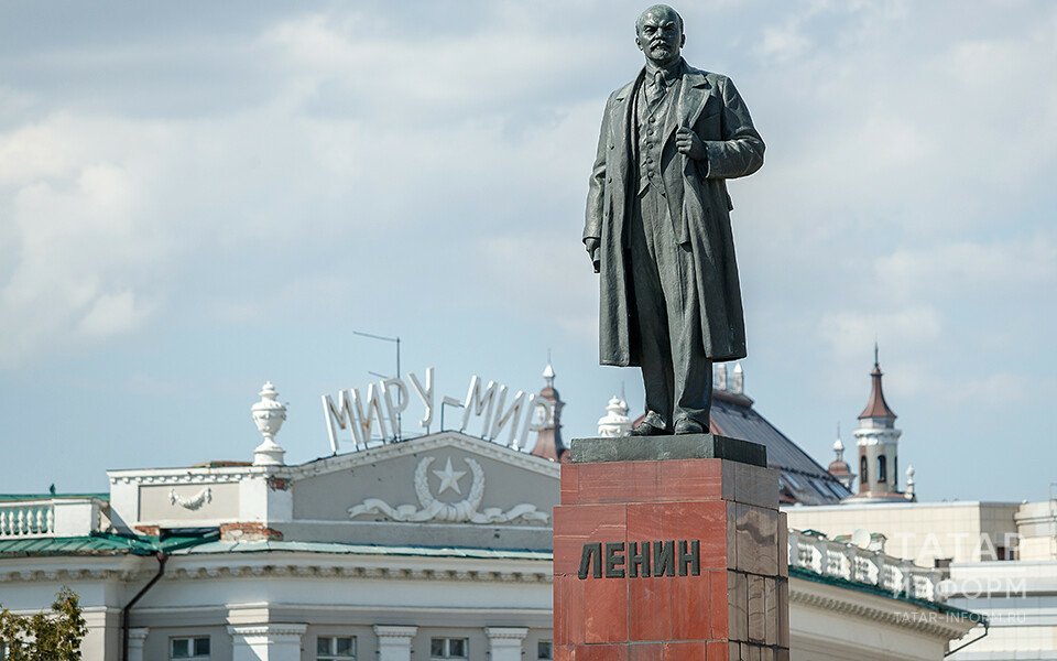 Мэрия Казани прокомментировала снос 70-летней лепнины на доме «Миру – Мир»