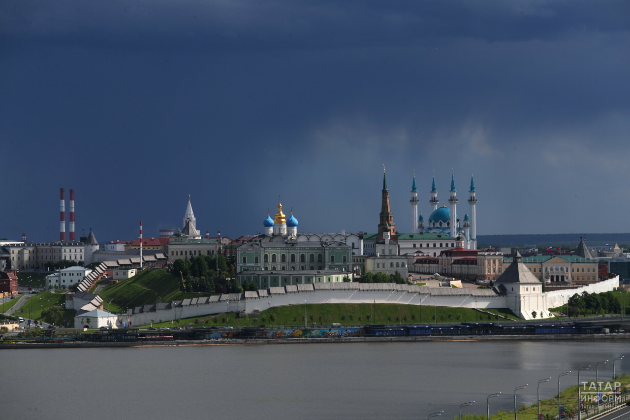 Татарстанцев предупредили о надвигающихся грозах и сильном ветре