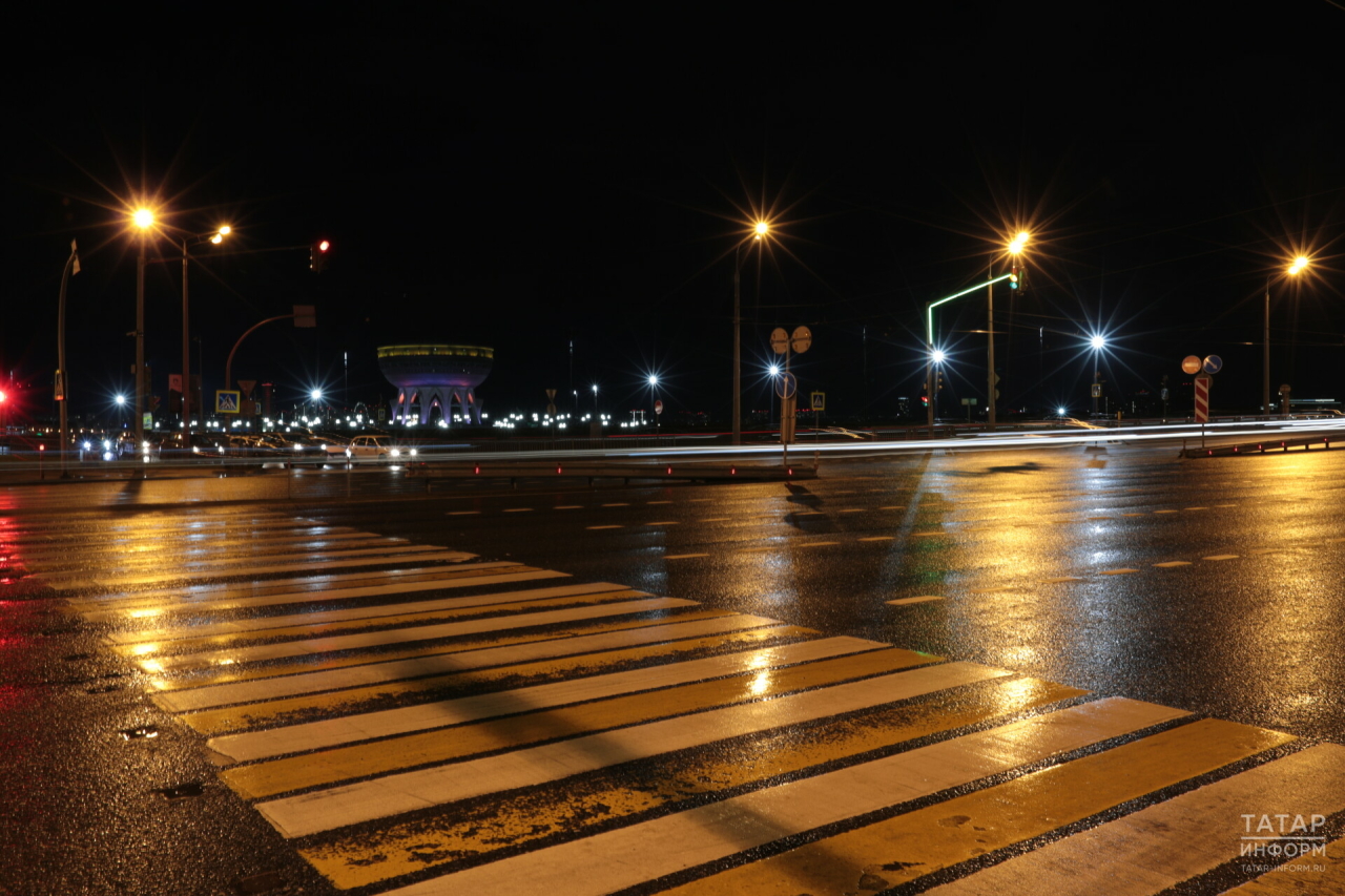 На 18 участках улиц Казани откроются пешеходные переходы с проекторами