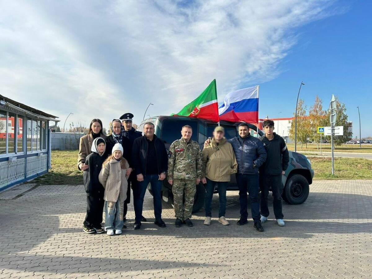 Военнослужащим из Нижнекамска передадут две машины в зону СВО