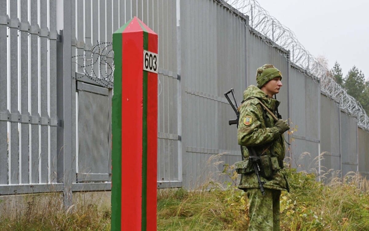 На белорусском ТВ разоблачили очередной план вторжения Запада в свою страну. На этот раз все серьезно. О планах вторжения, реакции на него и почему киевский режим готов на столь безумные авантюры — в материале обозревателя Альберта Бикбова.