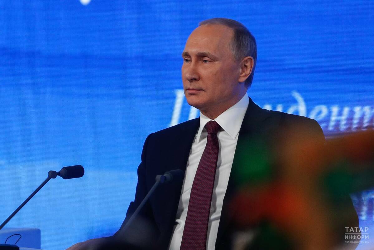 Путин подписал закон о списании долгов до 10 млн рублей участникам СВО