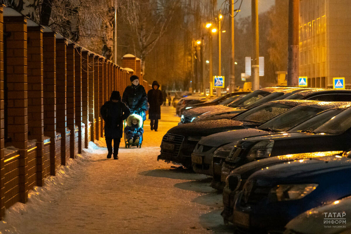 Муниципальные парковки Казани станут бесплатными на новогодние праздники