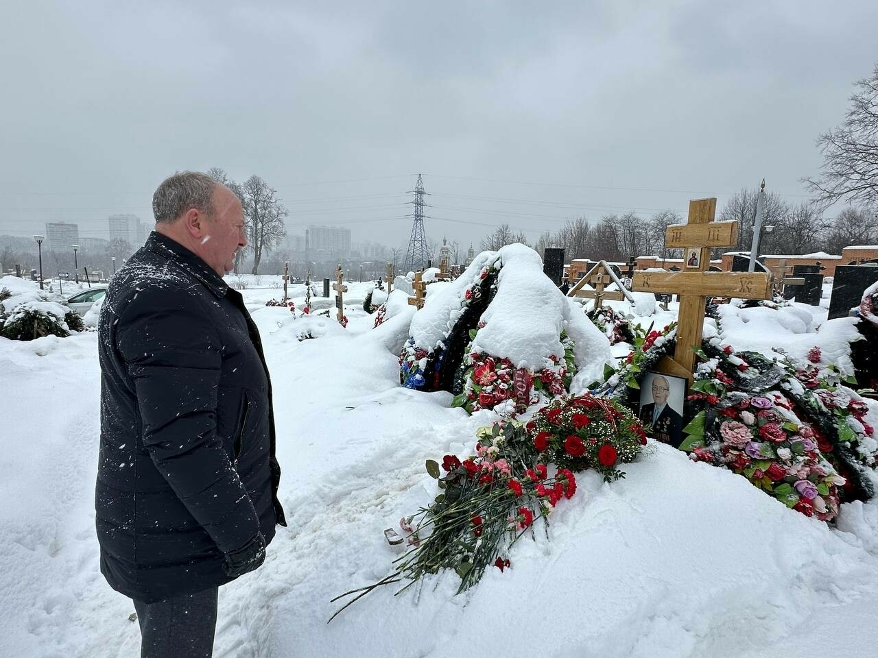 Вице-премьер Равиль Ахметшин почтил память первого директора КАМАЗа Льва Васильева