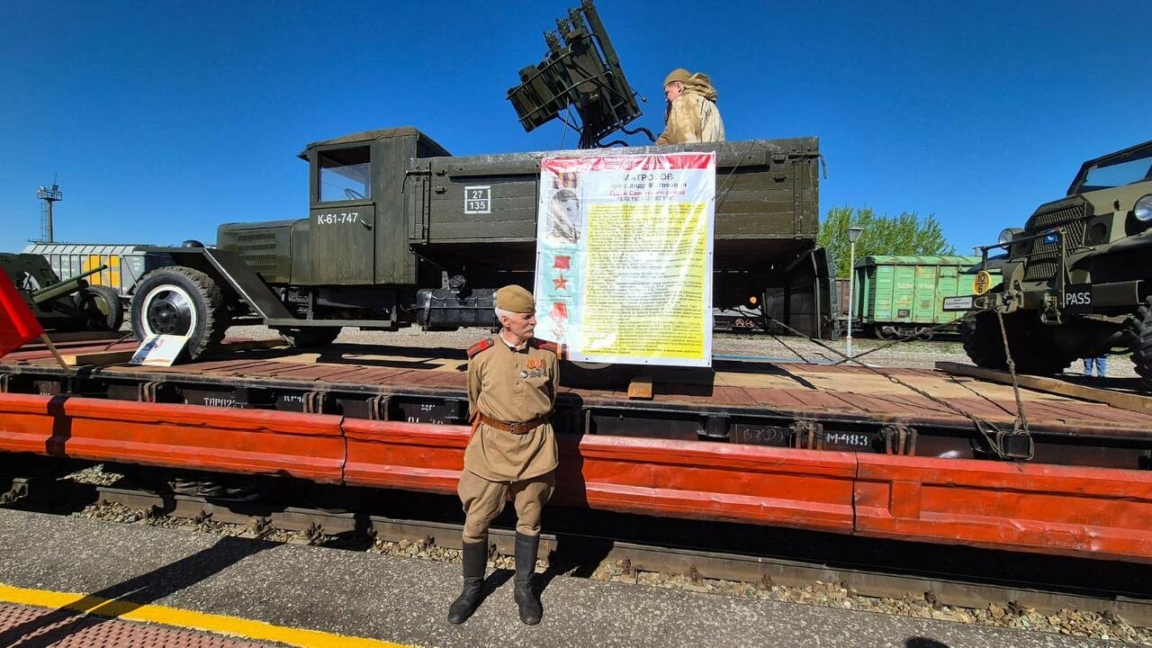 В Набережные Челны прибыл ретро-состав «Паровоз Победы»