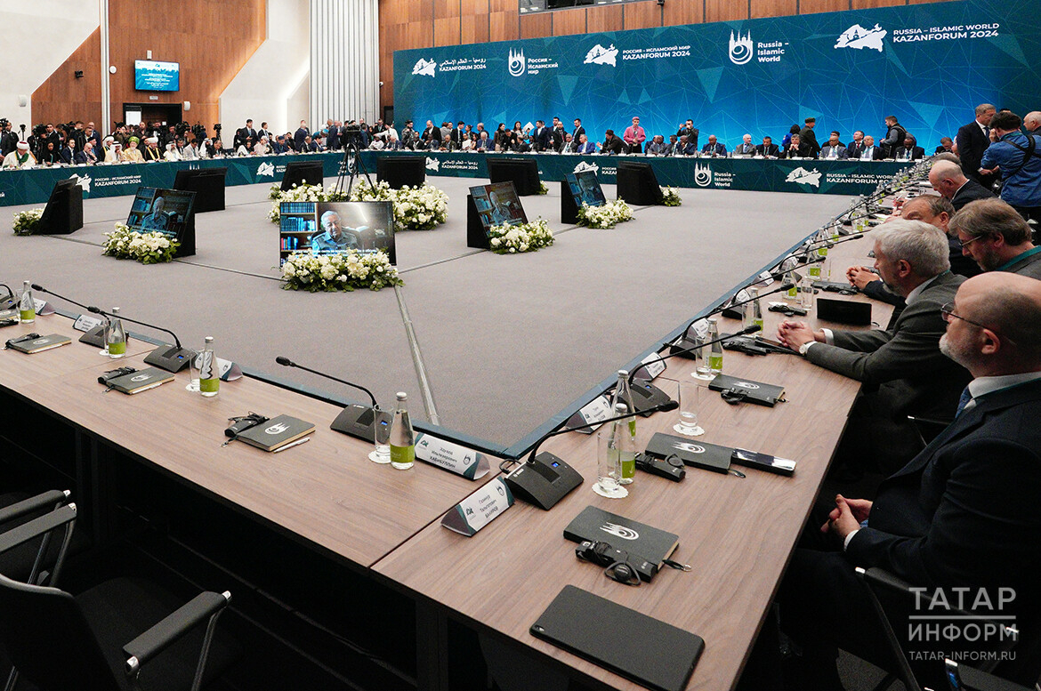 Высшая лига дипломатии РФ: какой сигнал дал Рустам Минниханов исламским странам в Казани