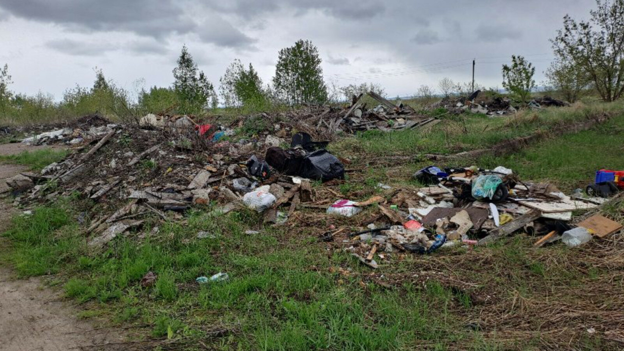 Экологи предписали убрать незаконную свалку стройотходов в Нурлатском районе