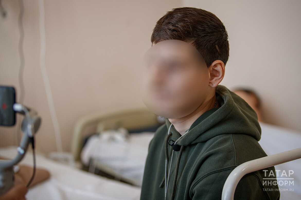 «Умереть мог в любой момент»: впервые в РФ медики Казани достали осколок из сердца бойца