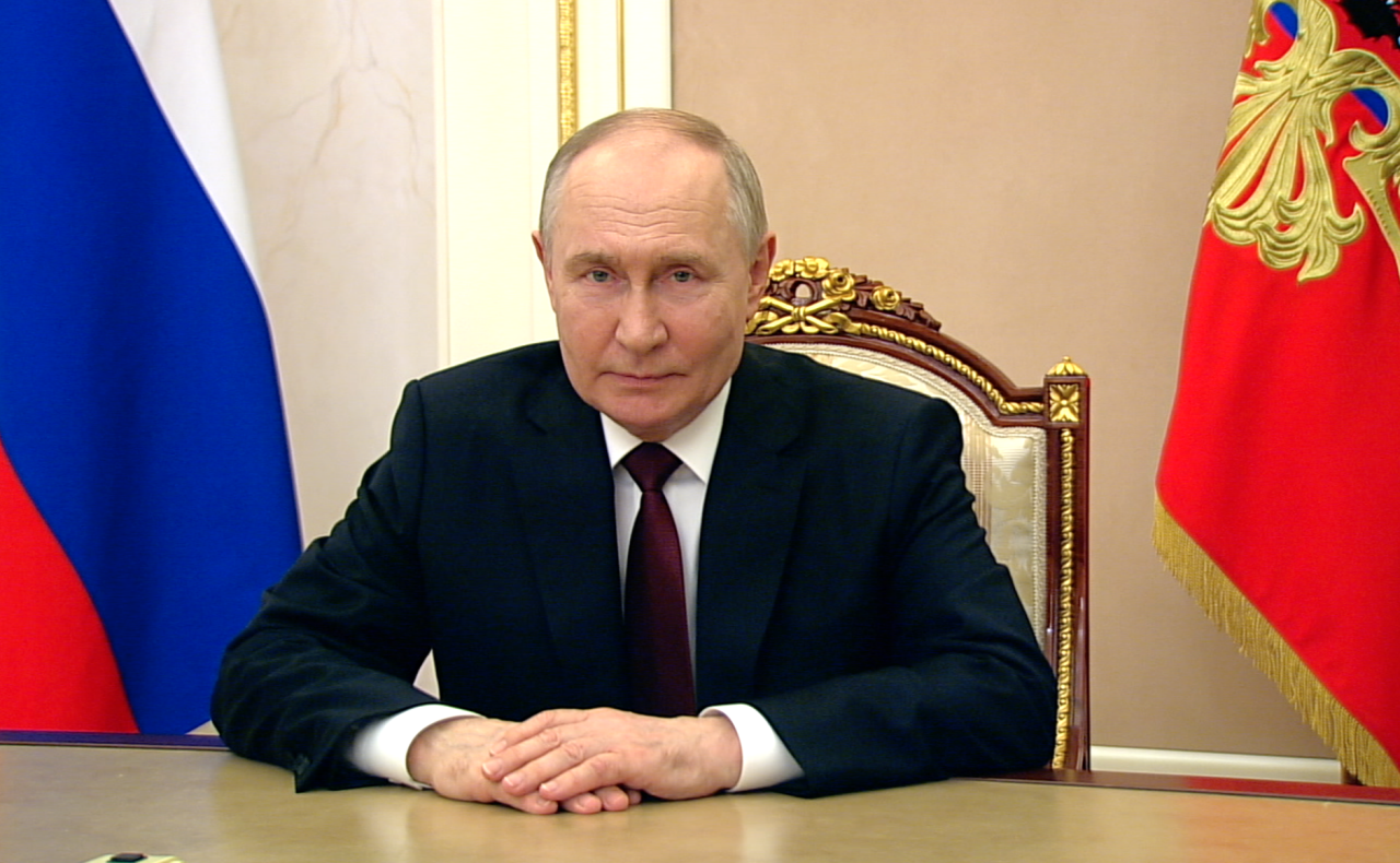 Путин: Будущее России сейчас зависит от происходящего на фронте