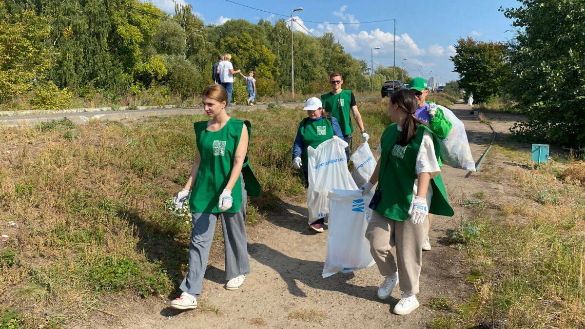 В Казани экоактивисты очистили пляж «Нижнее Заречье» и собрали 16 мешков мусора