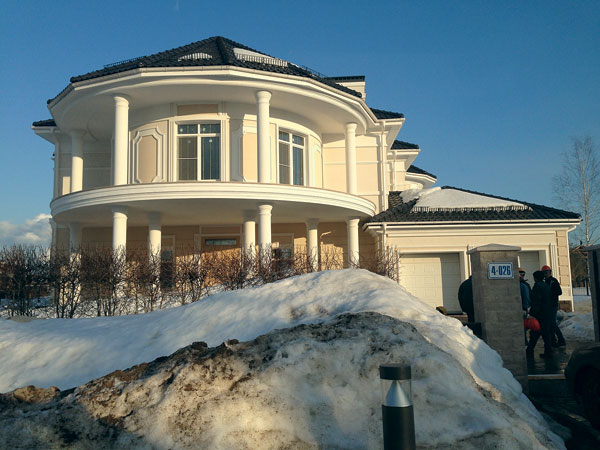 Как выглядит дом Брежневой и Меладзе в Подмосковье, который они продают за 300 млн рублей