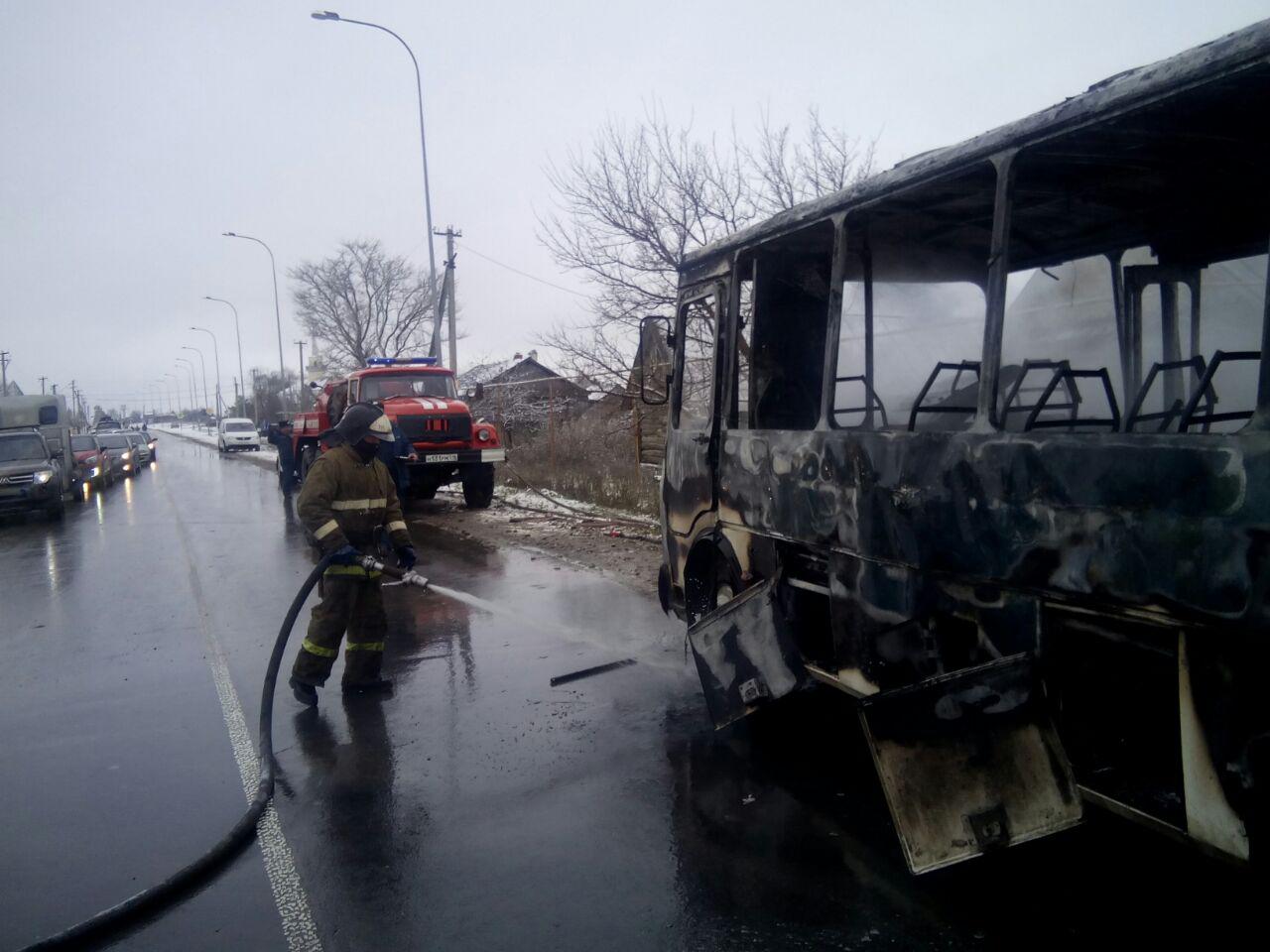 Фото сгоревшего автобуса