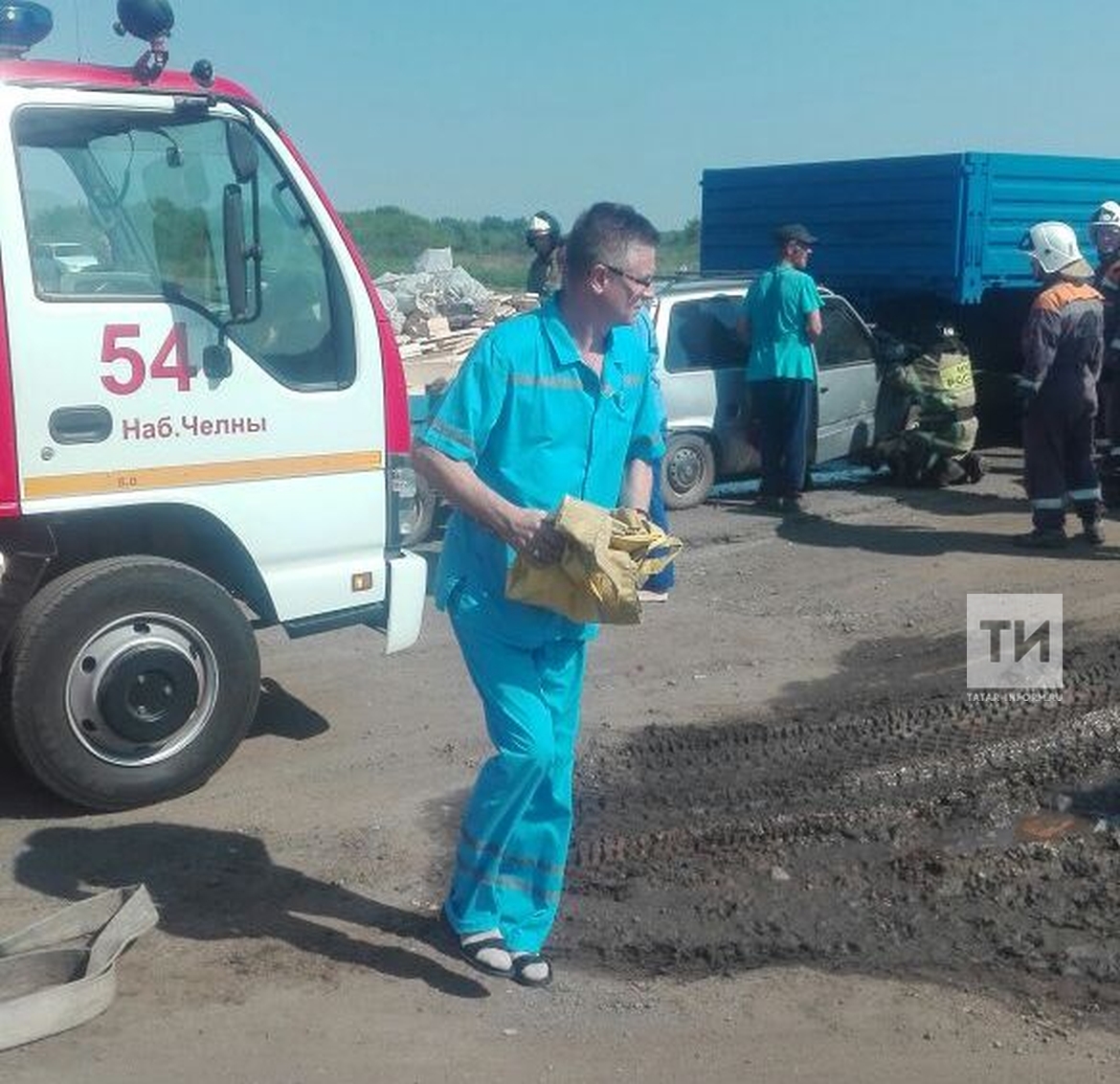 В Набережных Челнах «Ока» с прицепом протаранила «КАМАЗ»