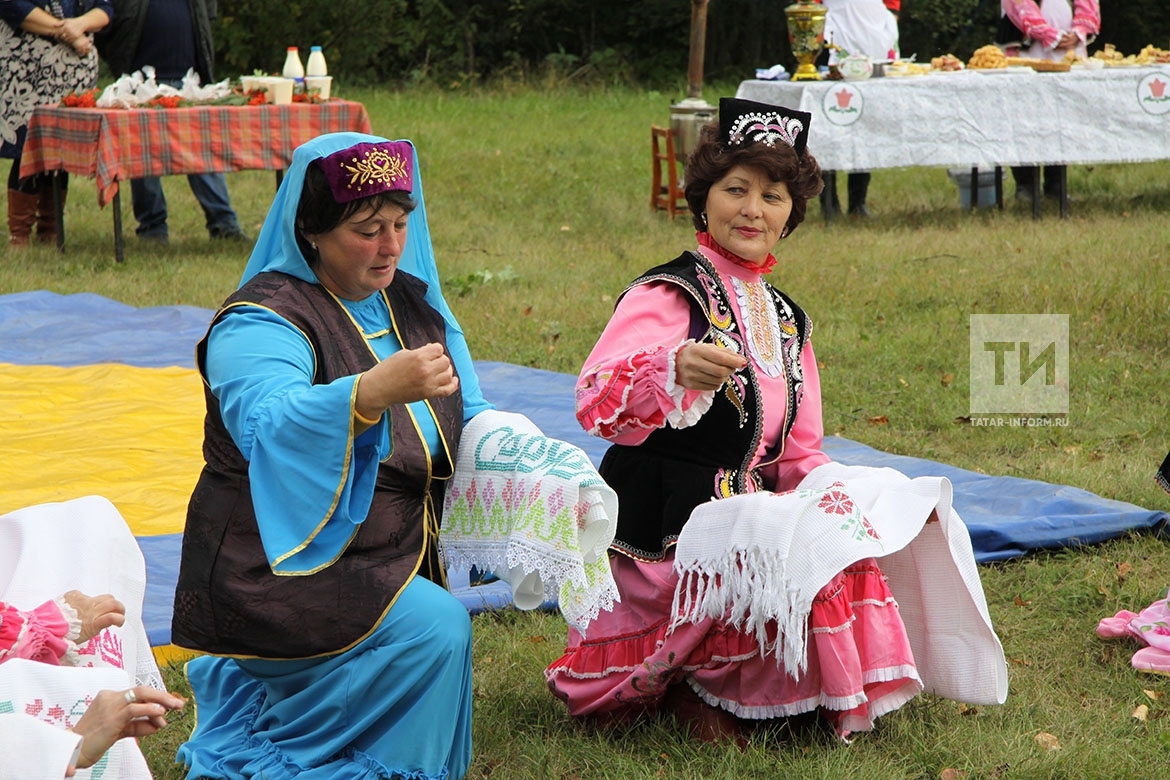 Буа кызлар. Байкальские татары. Джиен праздник у татар. Татары в Удмуртии. Татарский Солге.